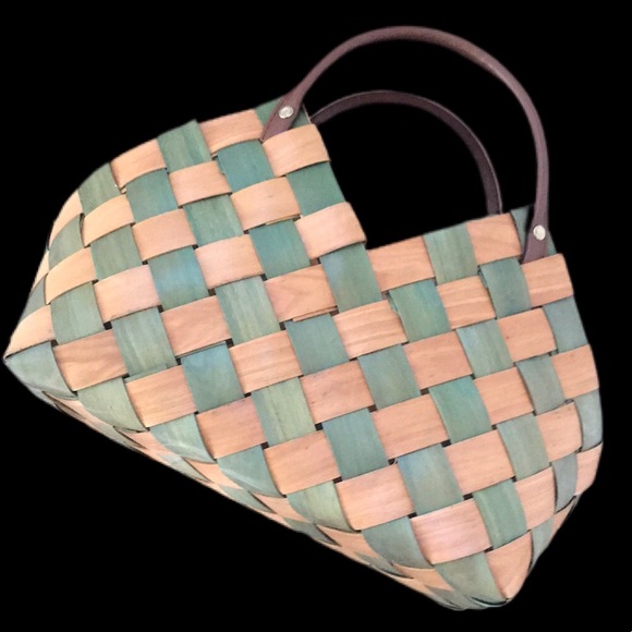 Vintage Handbags - Vintage Straw Handbag